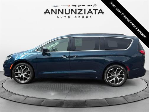 2022 Chrysler Pacifica Touring-L