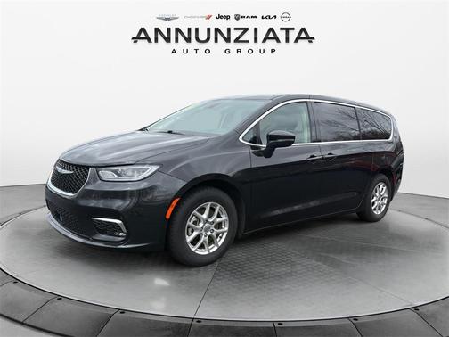 2023 Chrysler Pacifica Touring-L