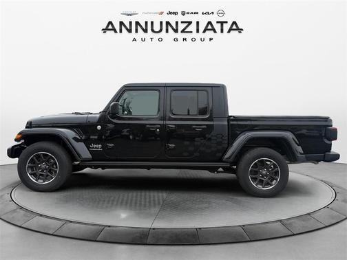 2023 Jeep Gladiator Overland