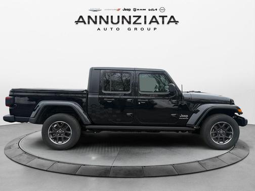 2023 Jeep Gladiator Overland