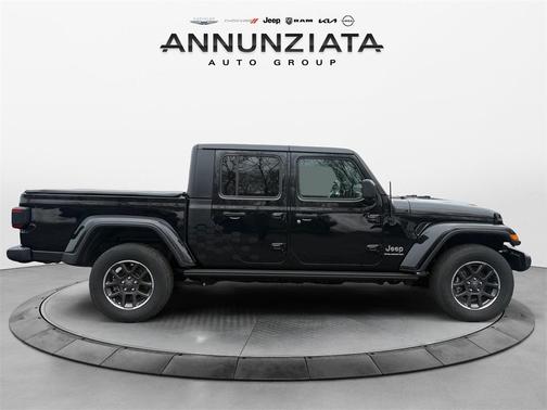 2023 Jeep Gladiator Overland
