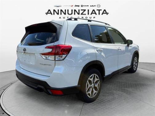 2022 Subaru Forester Premium