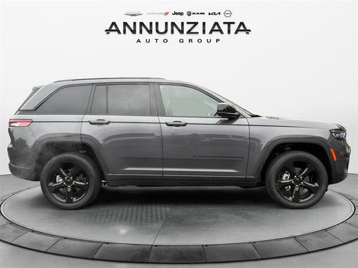 2022 Jeep Grand Cherokee Altitude