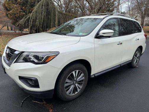 2017 Nissan Pathfinder SL
