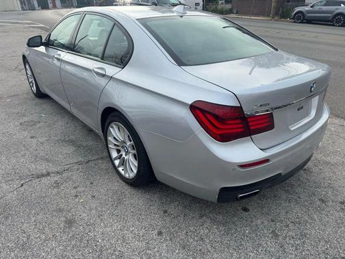 2015 BMW 750 i xDrive