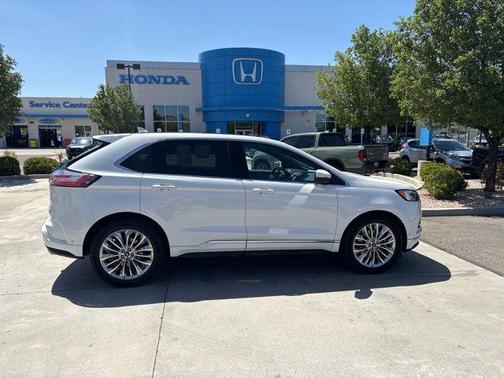 White Metallic 2020 Ford Edge Titanium