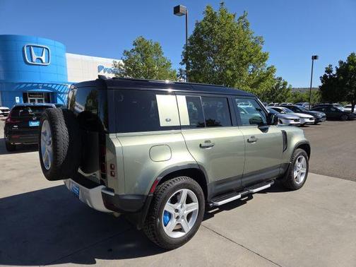 2021 Land Rover Defender 110 SE
