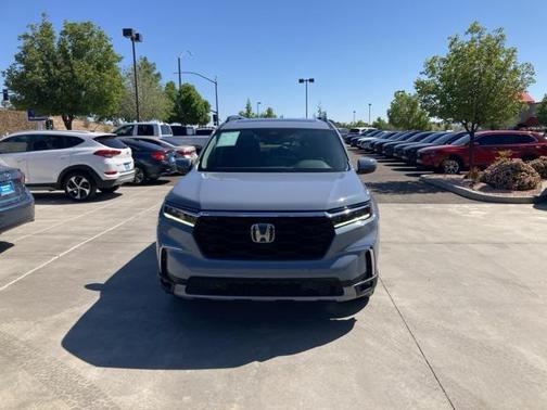 2023 Honda Pilot Touring 8-Passenger