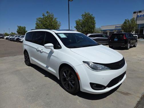 Bright White Clearcoat 2020 Chrysler Pacifica Limited