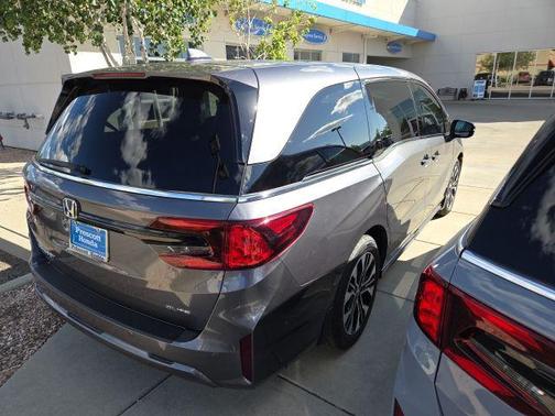 Modern Steel Metallic 2026 Honda Odyssey Elite