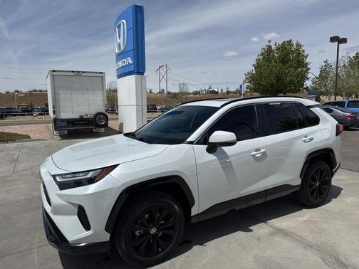 2023 Toyota RAV4 Hybrid SE