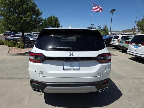 Platinum White Pearl 2023 Honda Pilot AWD Elite