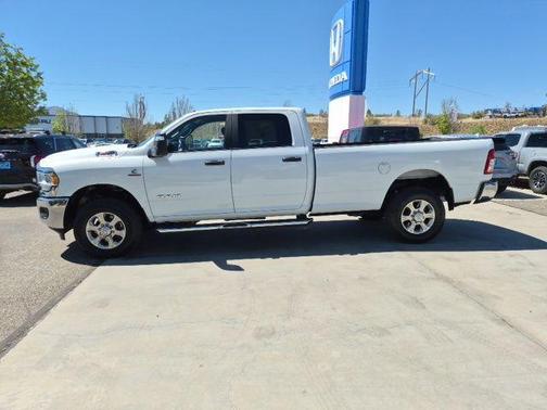 Bright White Clearcoat 2024 RAM 2500 Big Horn Crew Cab 4x4 8' Box