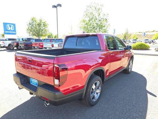 Radiant Red Metallic II 2026 Honda Ridgeline RTL