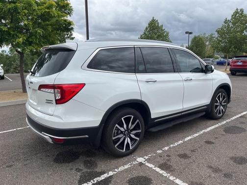 2022 Honda Pilot Touring 8-Passenger