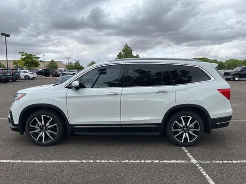 2022 Honda Pilot Touring 8-Passenger