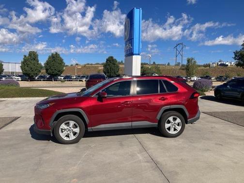 2020 Toyota RAV4 XLE