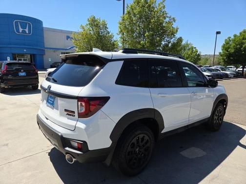 Platinumwhitepe 2023 Honda Passport AWD TrailSport