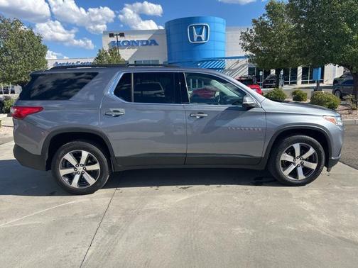 2021 Chevrolet Traverse LT Leather
