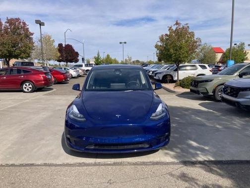 2022 Tesla Model Y Long Range Dual Motor All-Wheel Drive