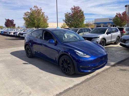 2022 Tesla Model Y Long Range Dual Motor All-Wheel Drive