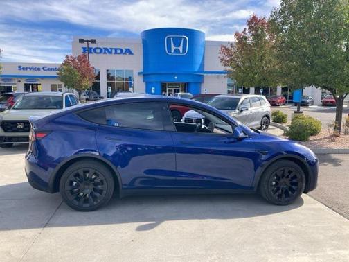 2022 Tesla Model Y Long Range Dual Motor All-Wheel Drive