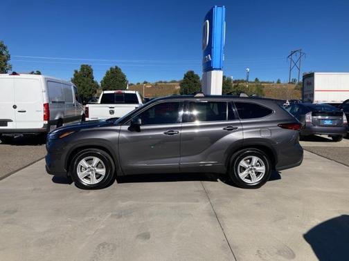 2022 Toyota Highlander L