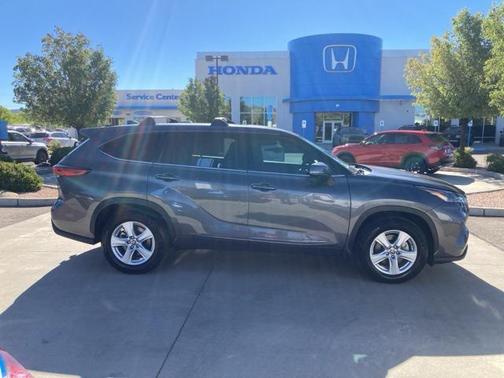 2022 Toyota Highlander L