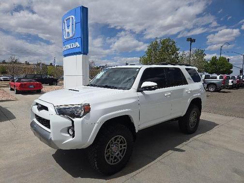 Super White 2018 Toyota 4Runner TRD Off Road Premium