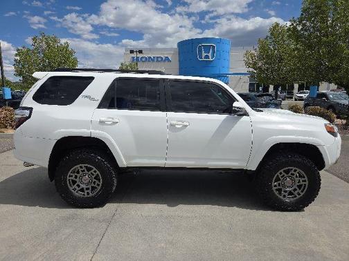 Super White 2018 Toyota 4Runner TRD Off Road Premium