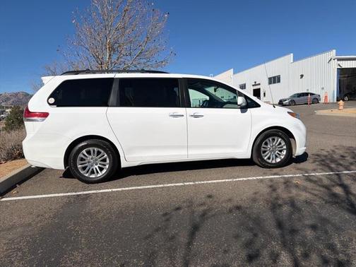 2013 Toyota Sienna XLE
