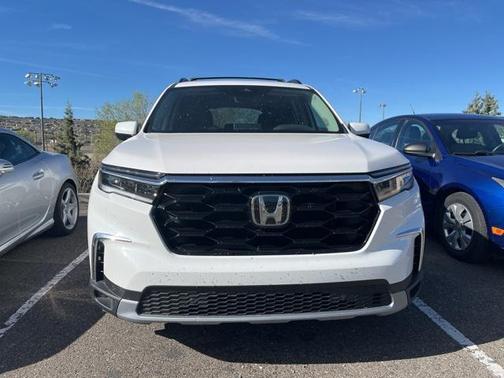 2023 Honda Pilot Touring 8-Passenger