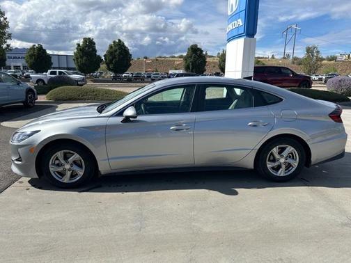 2021 Hyundai SONATA SE