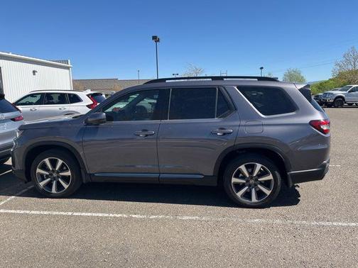 Modern Steel Metallic 2025 Honda Pilot Elite