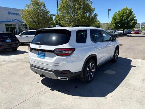 Platinum White Pearl 2023 Honda Pilot Touring 8-Passenger