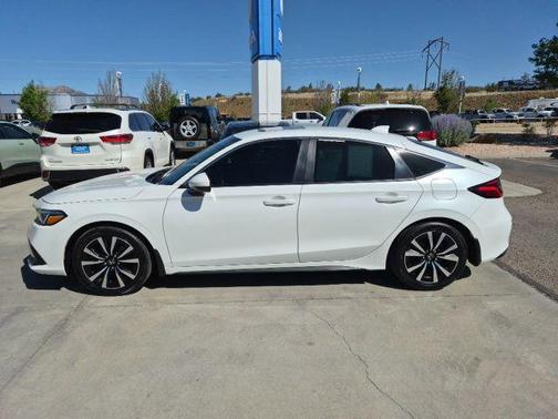 Platinum White 2024 Honda Civic EX-L