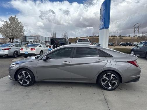 2023 Hyundai ELANTRA Limited