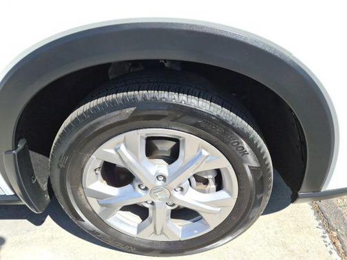 Platinum White Pearl 2024 Honda HR-V LX