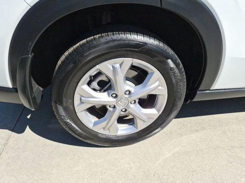 Platinum White Pearl 2024 Honda HR-V LX