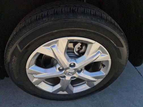 Platinum White Pearl 2024 Honda HR-V LX