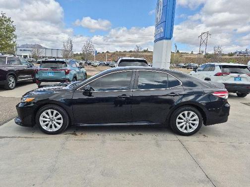 Midnight Black Metallic 2018 Toyota Camry LE