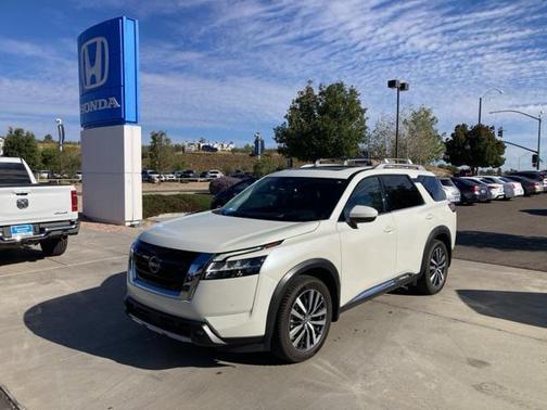 2022 Nissan Pathfinder Platinum 4WD