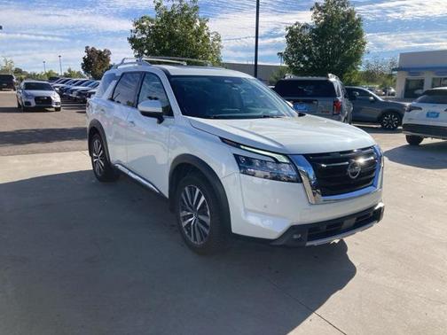 2022 Nissan Pathfinder Platinum 4WD