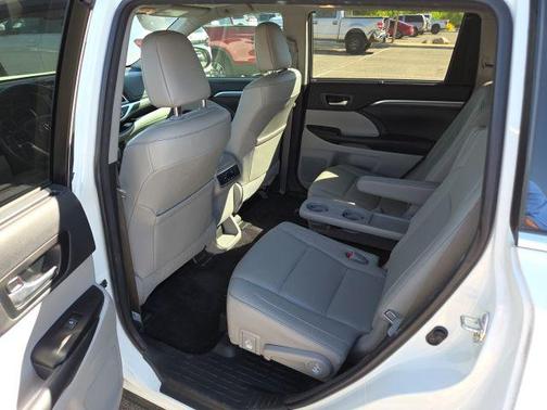 Blizzard Pearl 2018 Toyota Highlander Limited