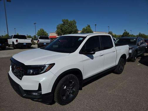 Platinum White Pearl 2026 Honda Ridgeline TrailSport