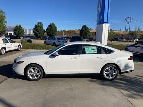 2025 Honda Accord LX 1.5T