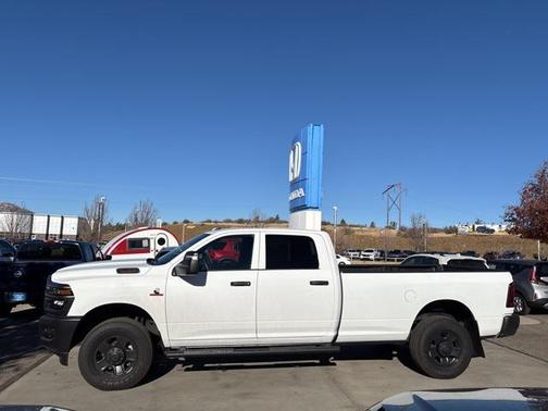 2025 RAM 3500 Tradesman Crew Cab 4x4 8' Box