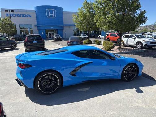 Rapid Blue 2022 Chevrolet Corvette Stingray w/2LT