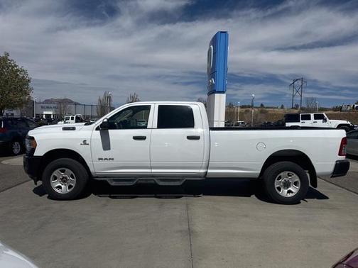 2020 RAM 3500 Tradesman Crew Cab 4x4 8' Box