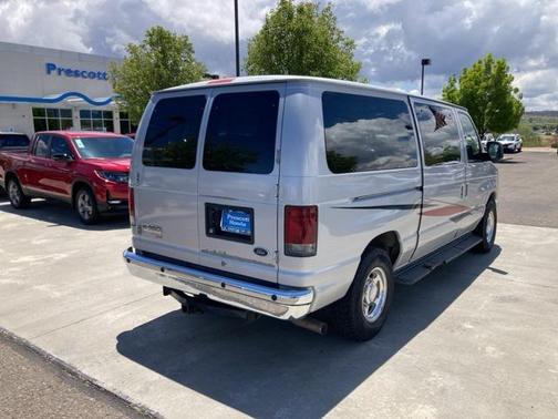 2009 Ford E350 Super Duty XLT